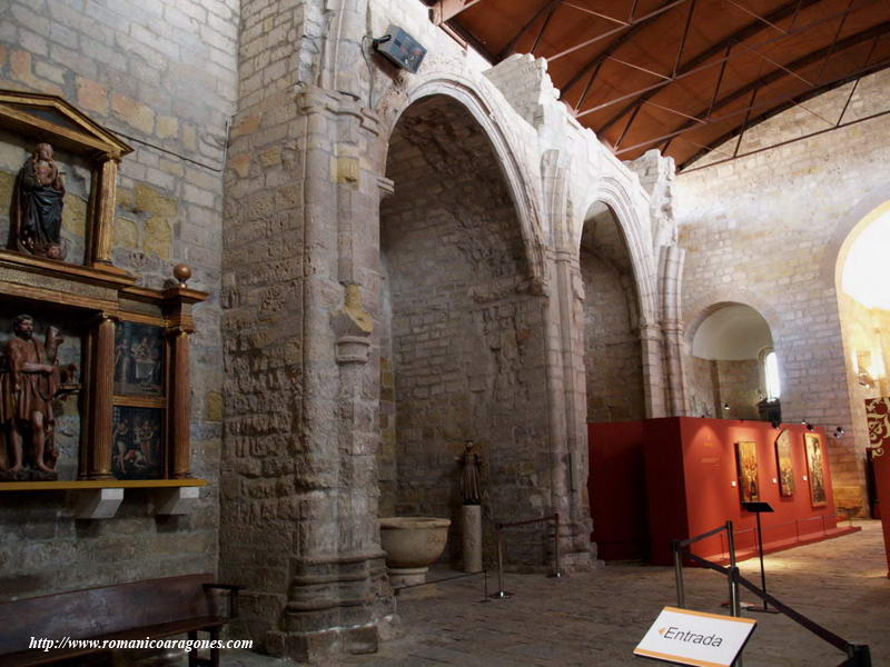 MURO NORTE DEL TEMPLO HACIA LA CABECERA